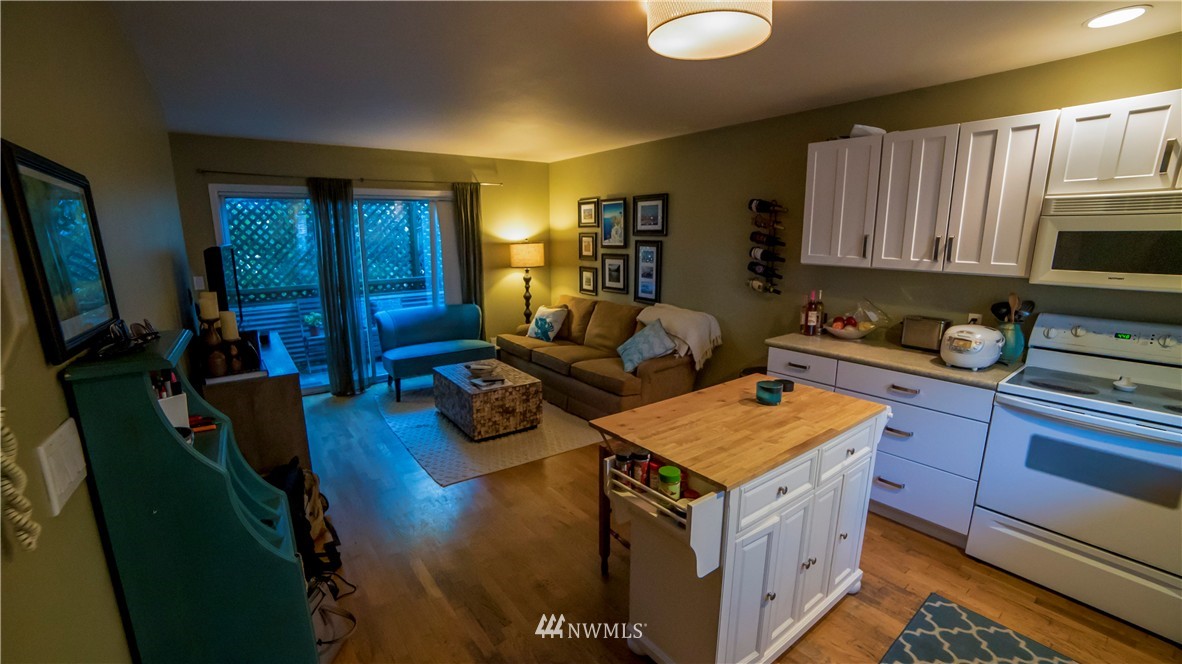 3406 West Government Way, Unit 7 Seattle, WA 98199 - Photo 6 of 16