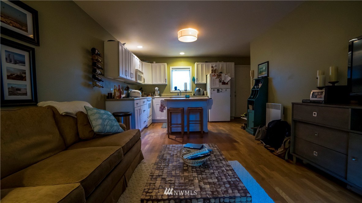 3406 West Government Way, Unit 7 Seattle, WA 98199 - Photo 7 of 16