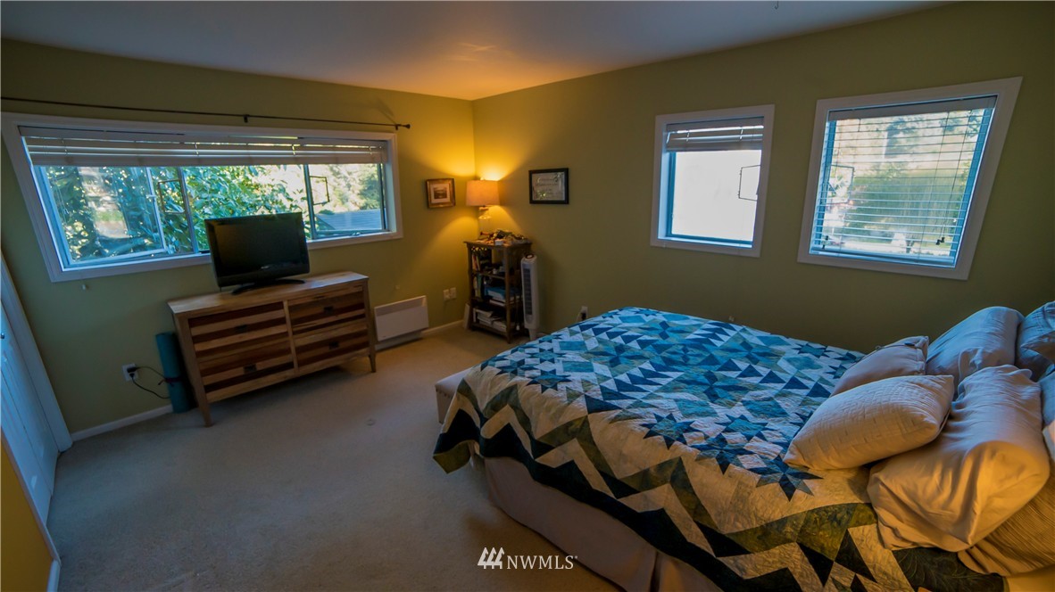 3406 West Government Way, Unit 7 Seattle, WA 98199 - Photo 10 of 16