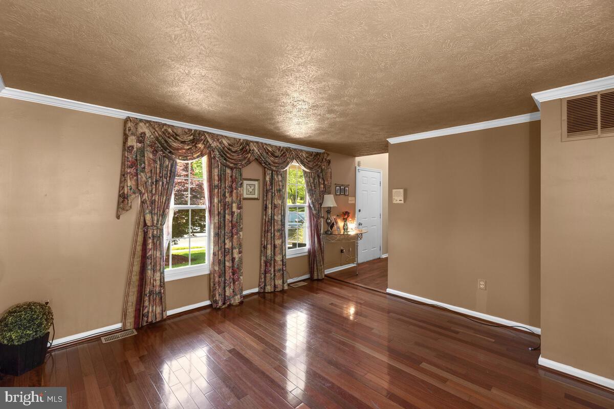 4634 Panacea Road Pikesville, MD 21208 - Photo 4 of 37 Gallery Image 4