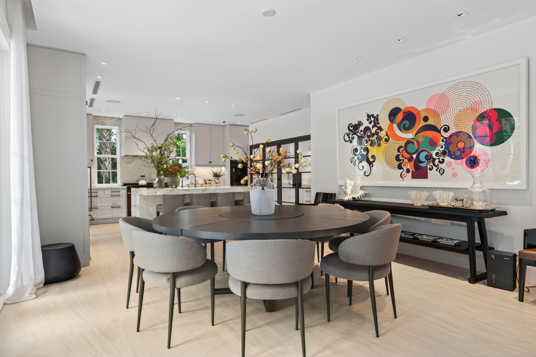 142 South County Road Palm Beach, FL 33480 - Photo 5 of 31 a view of a dining room with furniture