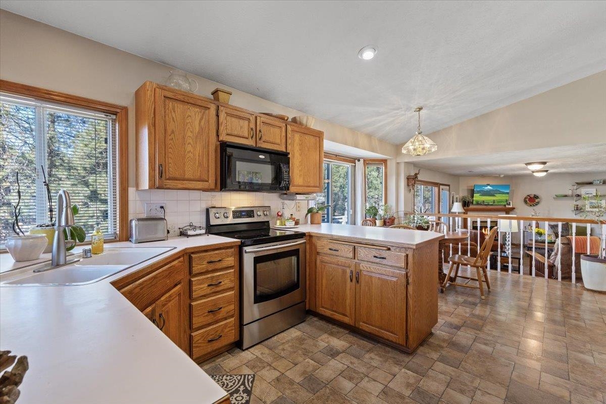 14613 North Lowe Road Mead, WA 99021 - Photo 10 of 34