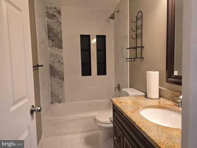 $950,000 | 5203 Ashleigh Glen Court, Glenn Dale, MD 20769