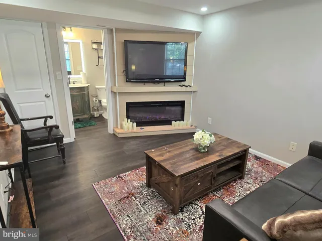 $950,000 | 5203 Ashleigh Glen Court, Glenn Dale, MD 20769