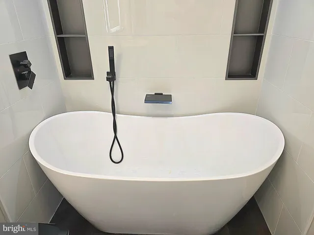 $950,000 | 5203 Ashleigh Glen Court, Glenn Dale, MD 20769