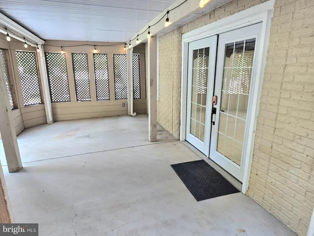 $950,000 | 5203 Ashleigh Glen Court, Glenn Dale, MD 20769