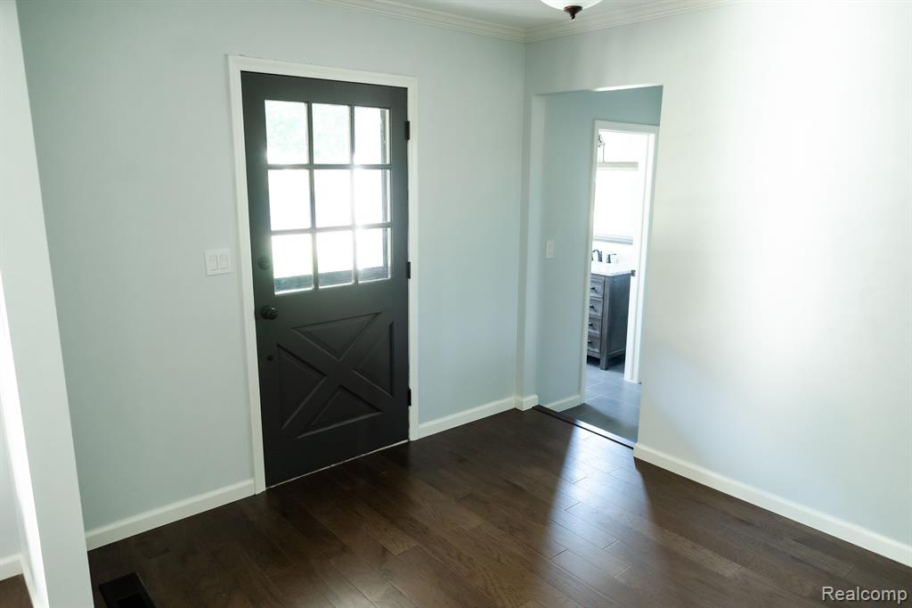 749 Spartan Drive Rochester Hills, MI 48309 - Photo 10 of 49