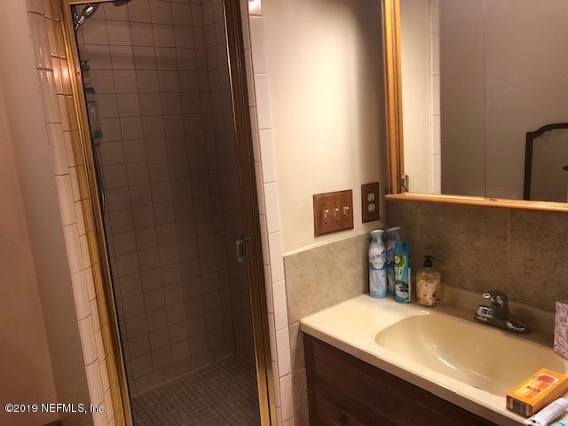 5863 White Sands Road Keystone Heights, FL 32656 - Photo 29 of 34 Upstairs Bathroom view 2