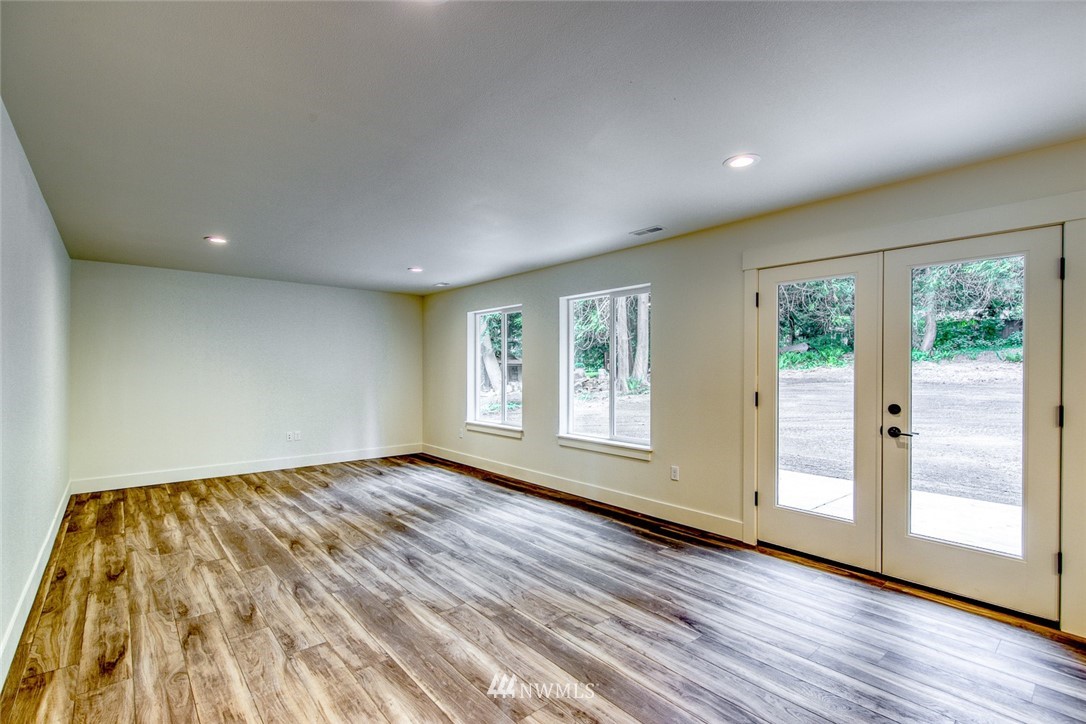 20873 President Point Road Northeast Kingston, WA 98346 - Photo 21 of 40 Gallery Image 21