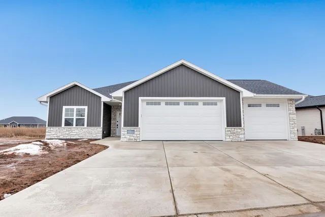 $449,900 | 1266 Autumn Field Lane, De Pere, WI 54115