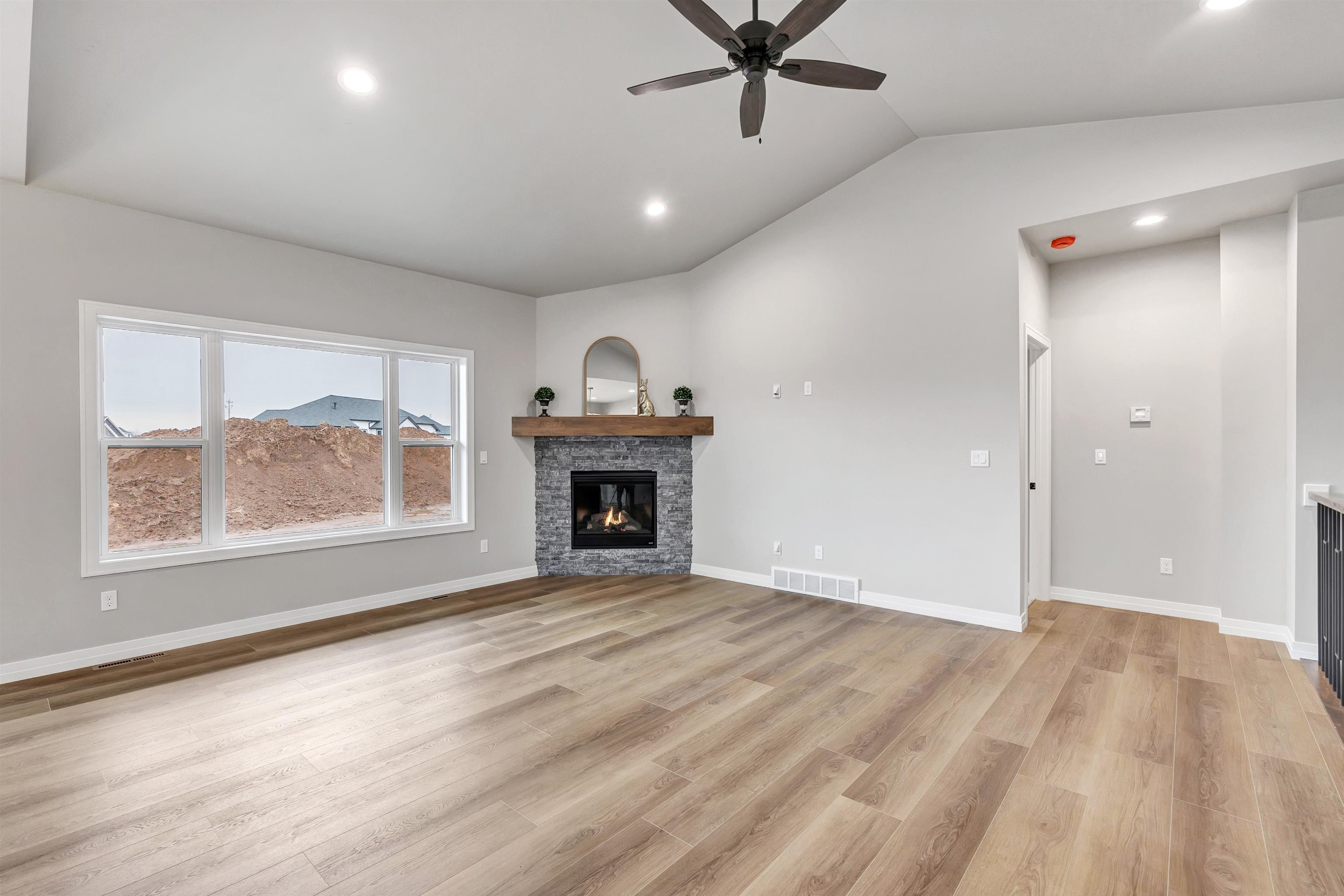 1266 Autumn Field Lane De Pere, WI 54115 - Photo 4 of 25