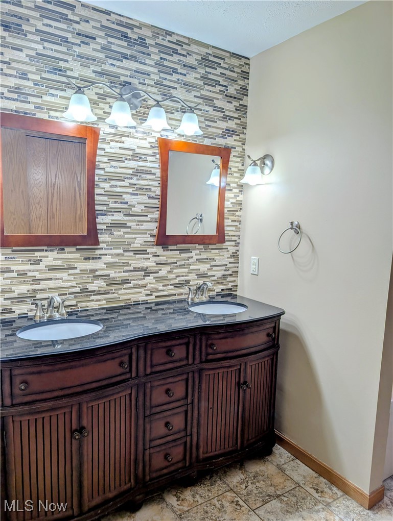 2464 Hazelnut Road Ravenna, OH 44266 - Photo 21 of 27 Gallery Image 21