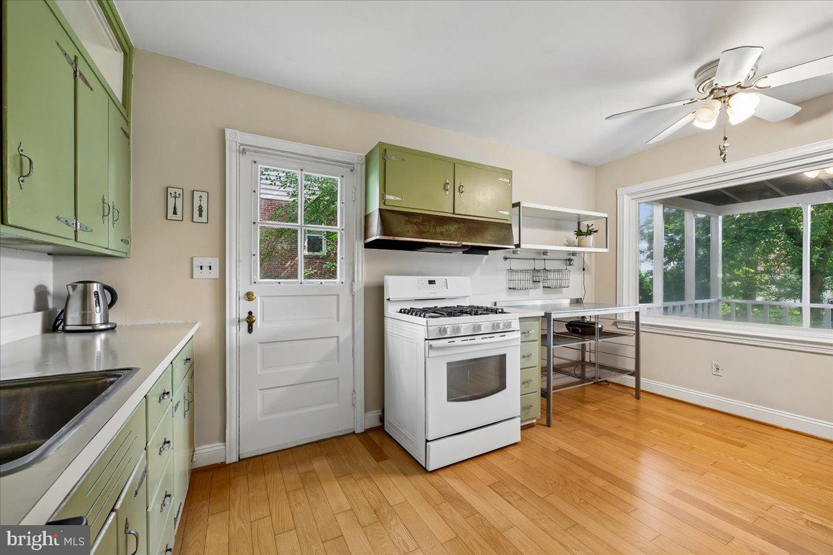 10404 Amherst Avenue Silver Spring, MD 20902 - Photo 15 of 49