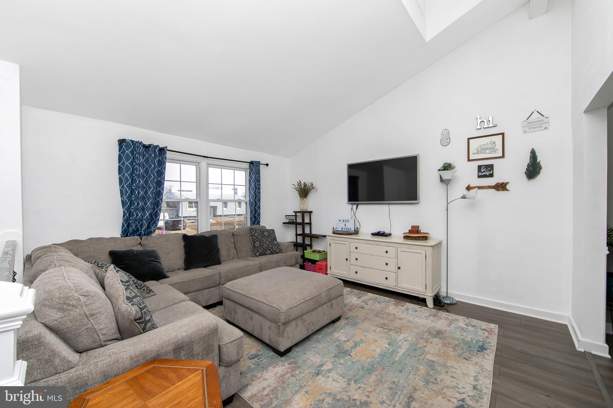 121 Capella Road Sewell, NJ 08080 - Photo 3 of 29