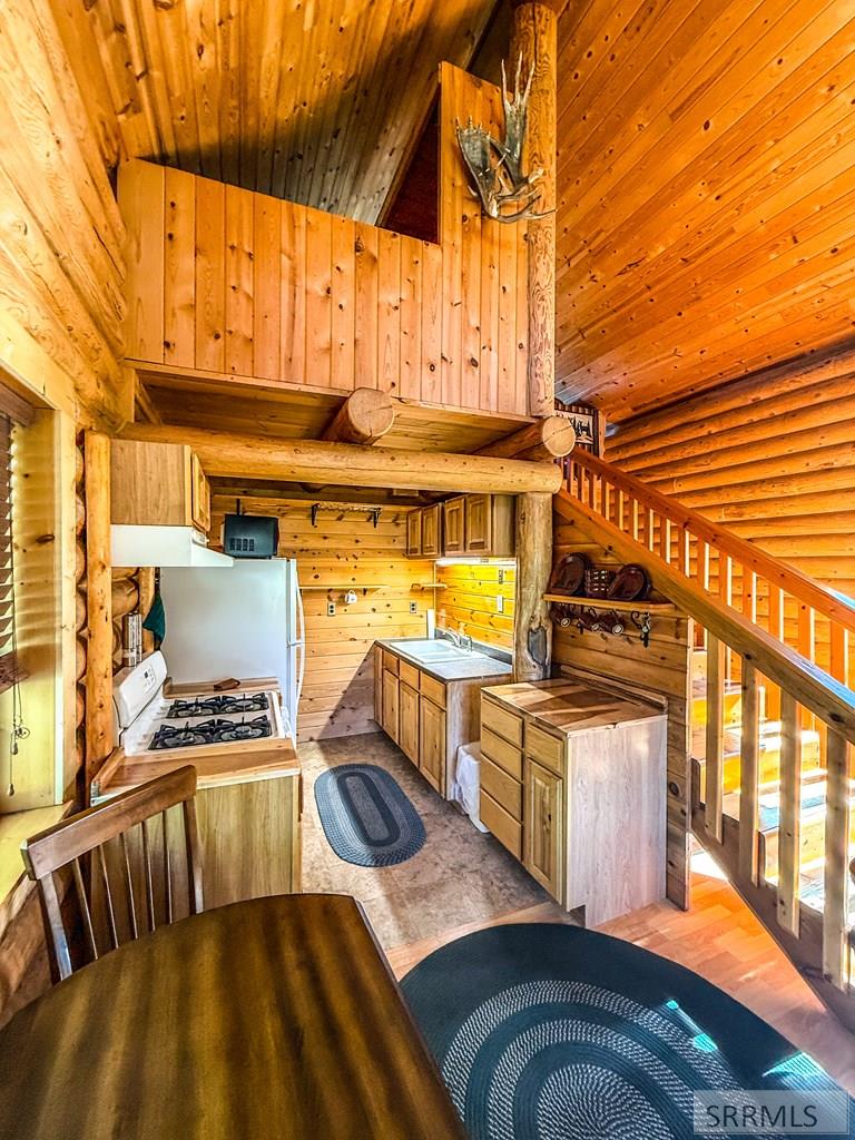 38 Rattlesnake Road Irwin, ID 83428 - Photo 7 of 27 kitchen