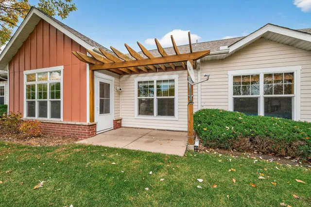 $254,900 | 1099 Barclay Street, St. Paul, MN 55106