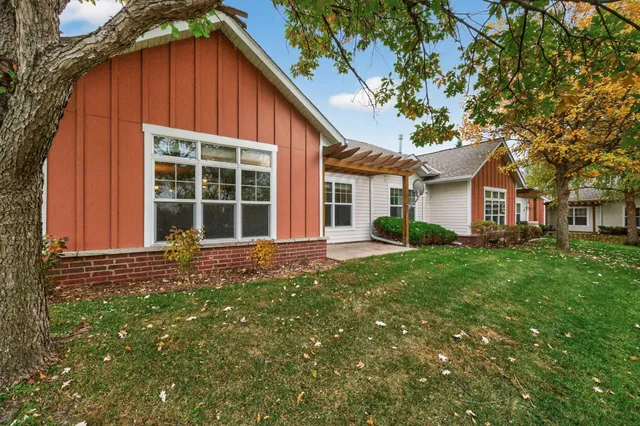 $254,900 | 1099 Barclay Street, St. Paul, MN 55106