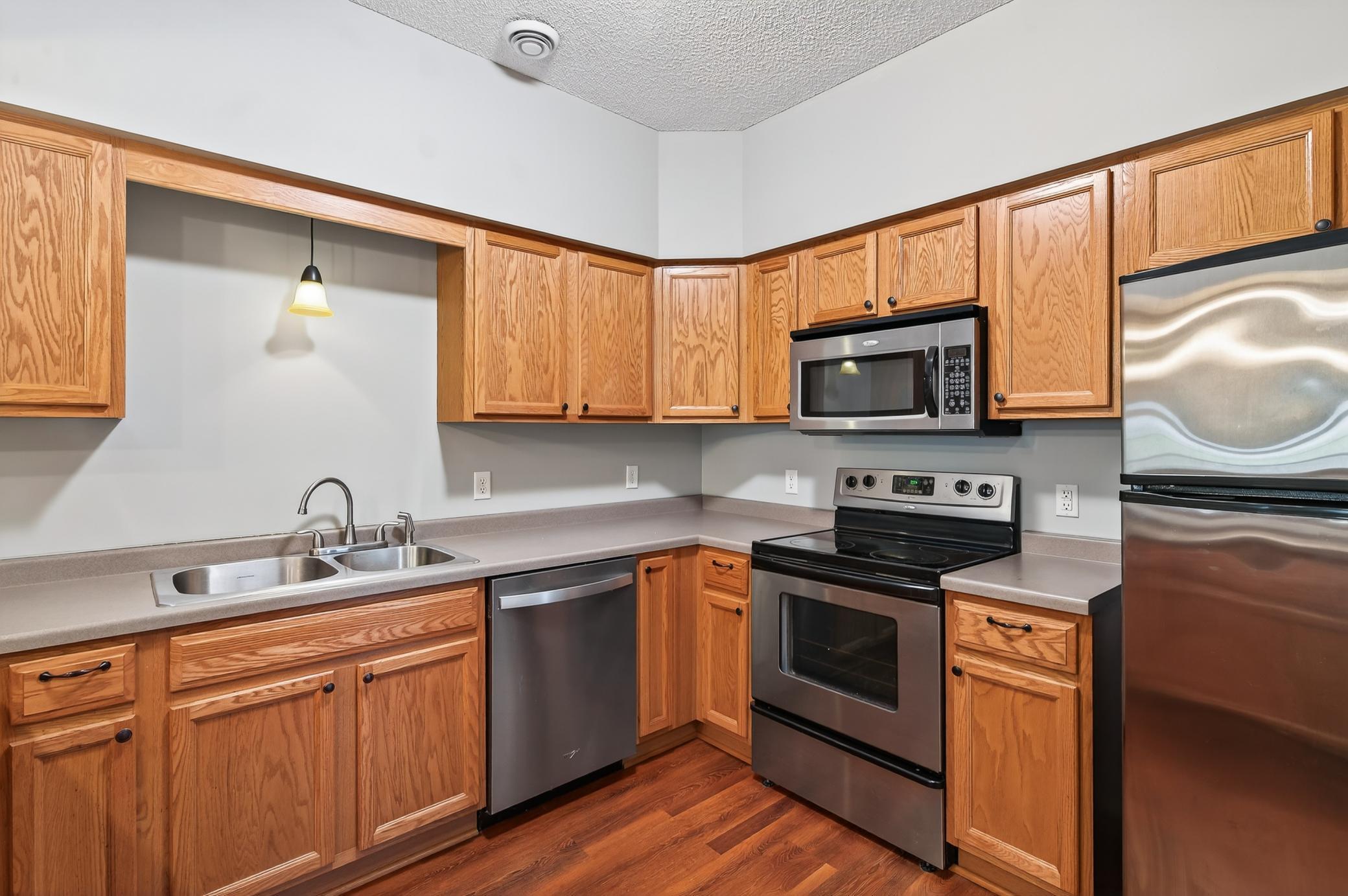 1099 Barclay Street St. Paul, MN 55106 - Photo 9 of 29