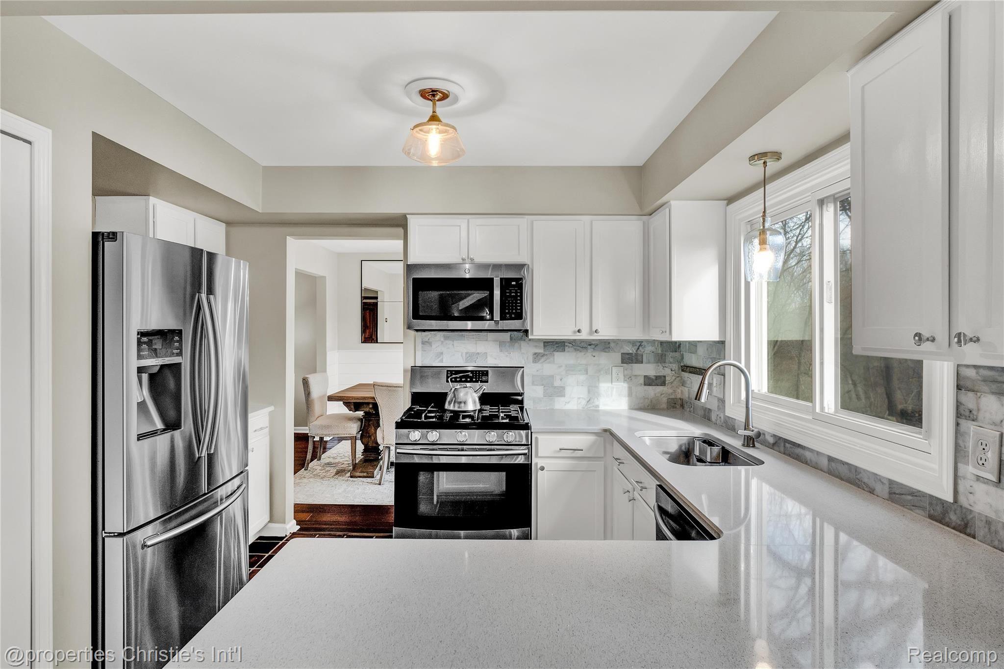 905 Ravine Terrace Drive Rochester, MI 48307 - Photo 9 of 28 Edited-16.jpg