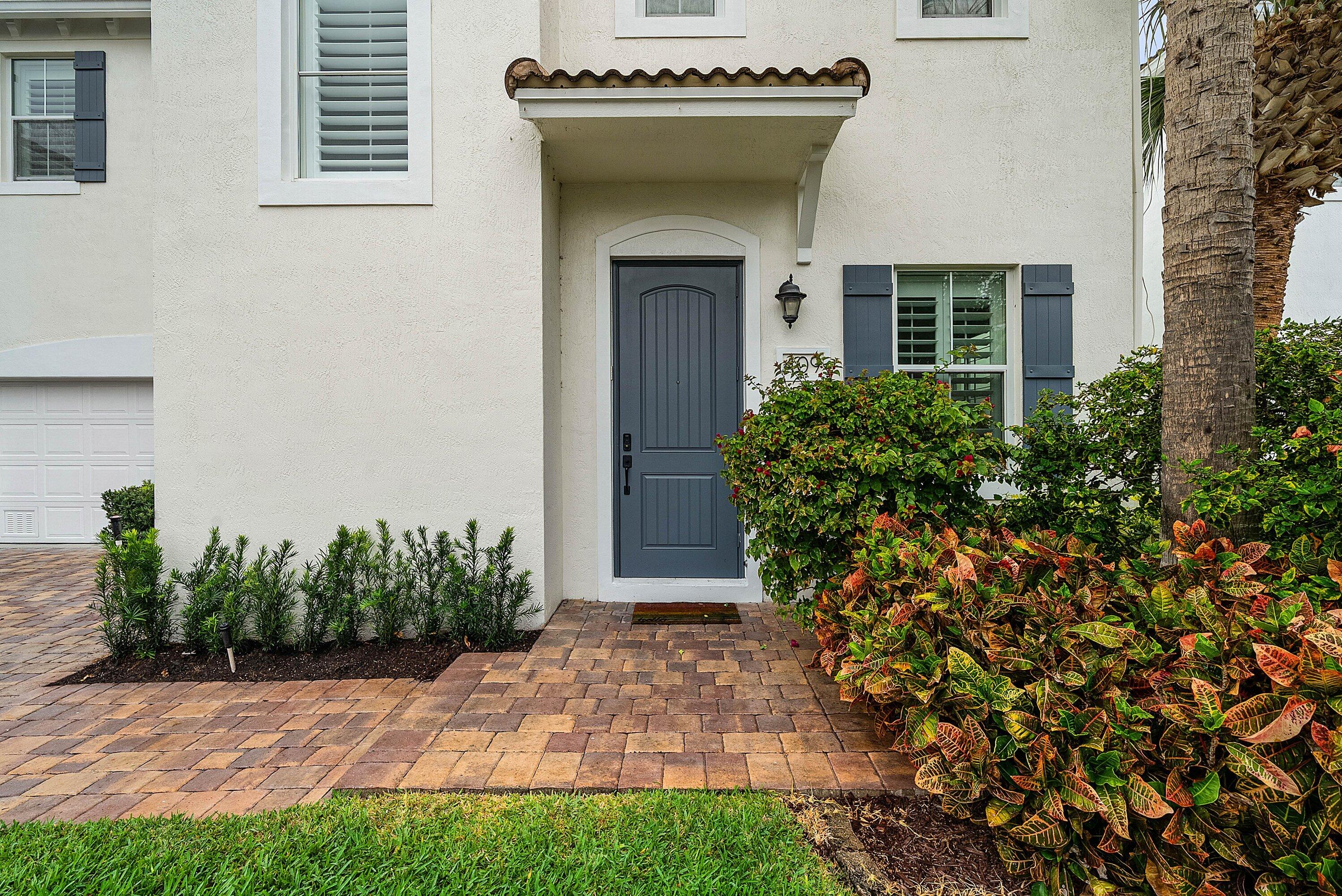 409 Francesca Ridge Road Boynton Beach, FL 33435 - Photo 3 of 41 Exterior front