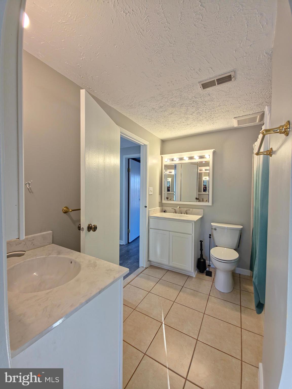 1640 Fieldthorn Drive Reston, VA 20194 - Photo 11 of 27