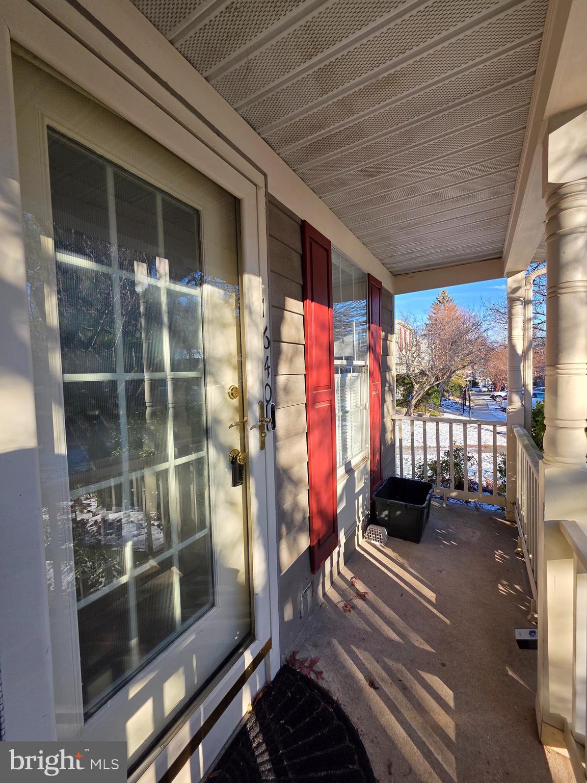 1640 Fieldthorn Drive Reston, VA 20194 - Photo 2 of 27