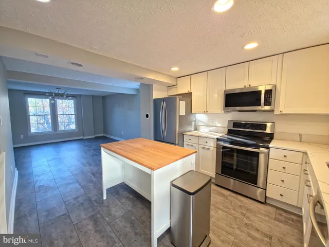 $2,800 | 1640 Fieldthorn Drive, Reston, VA 20194