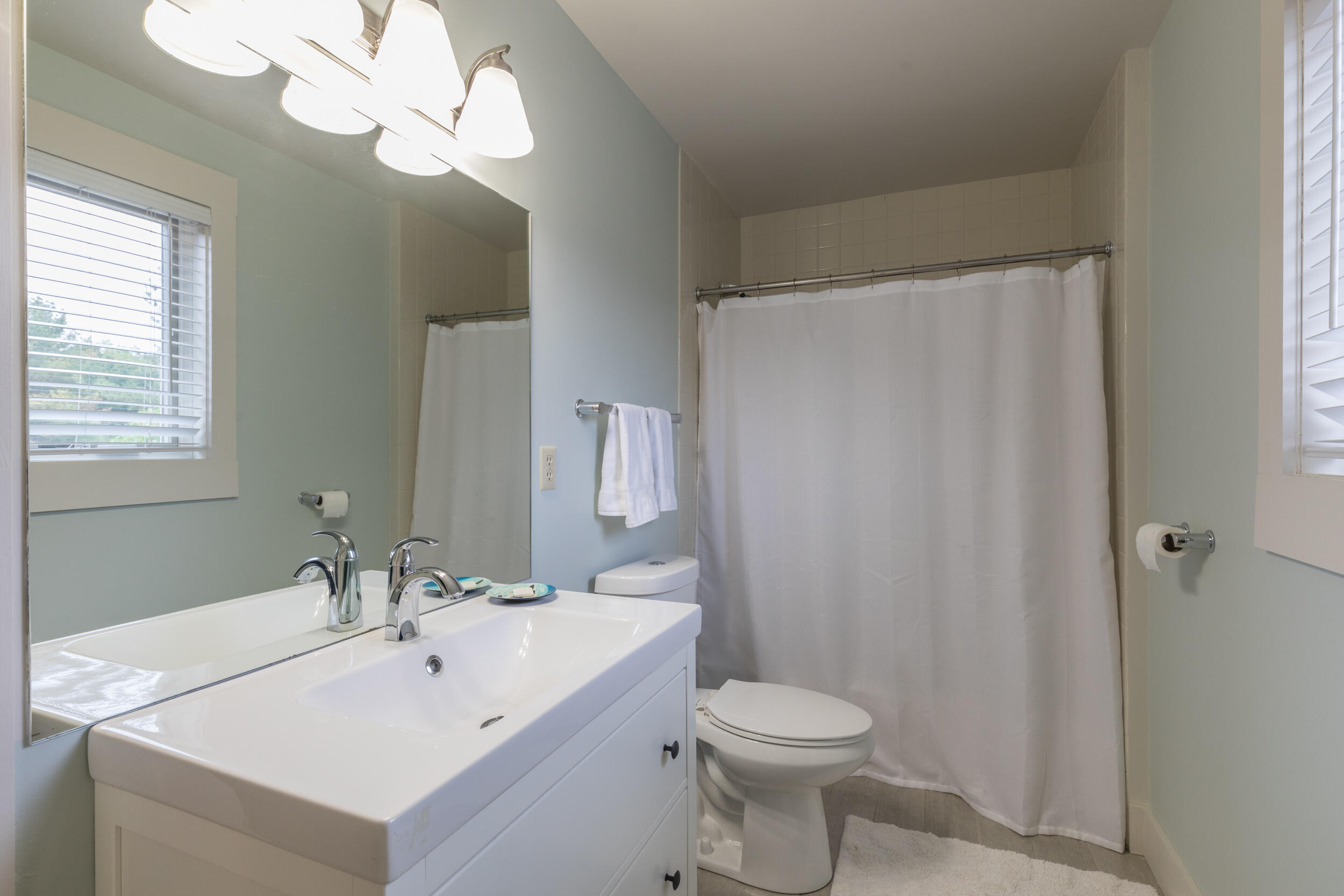46 Foreside Common Road, Unit 46 Falmouth, ME 04105 - Photo 36 of 37 46_foreside_common_interior_web-37