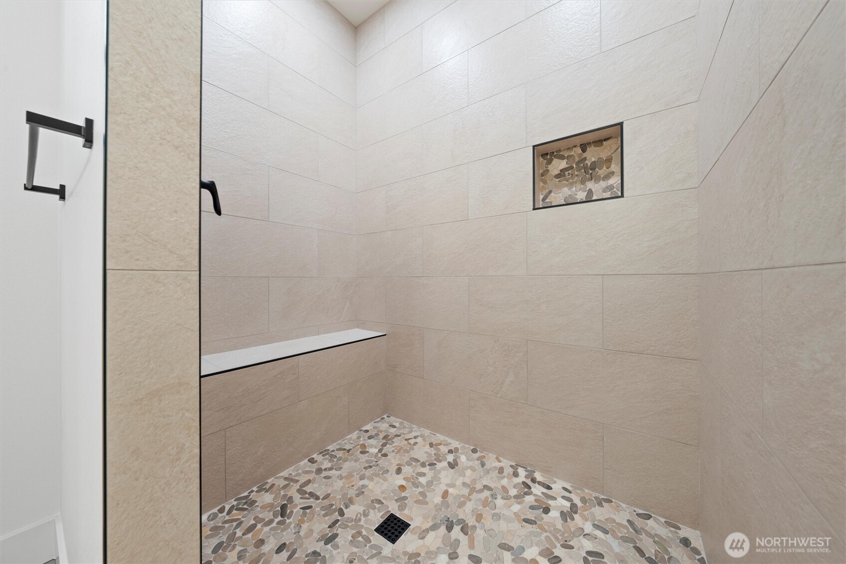 2391 Hunters Street Ephrata, WA 98823 - Photo 37 of 40 a bathroom with a shower