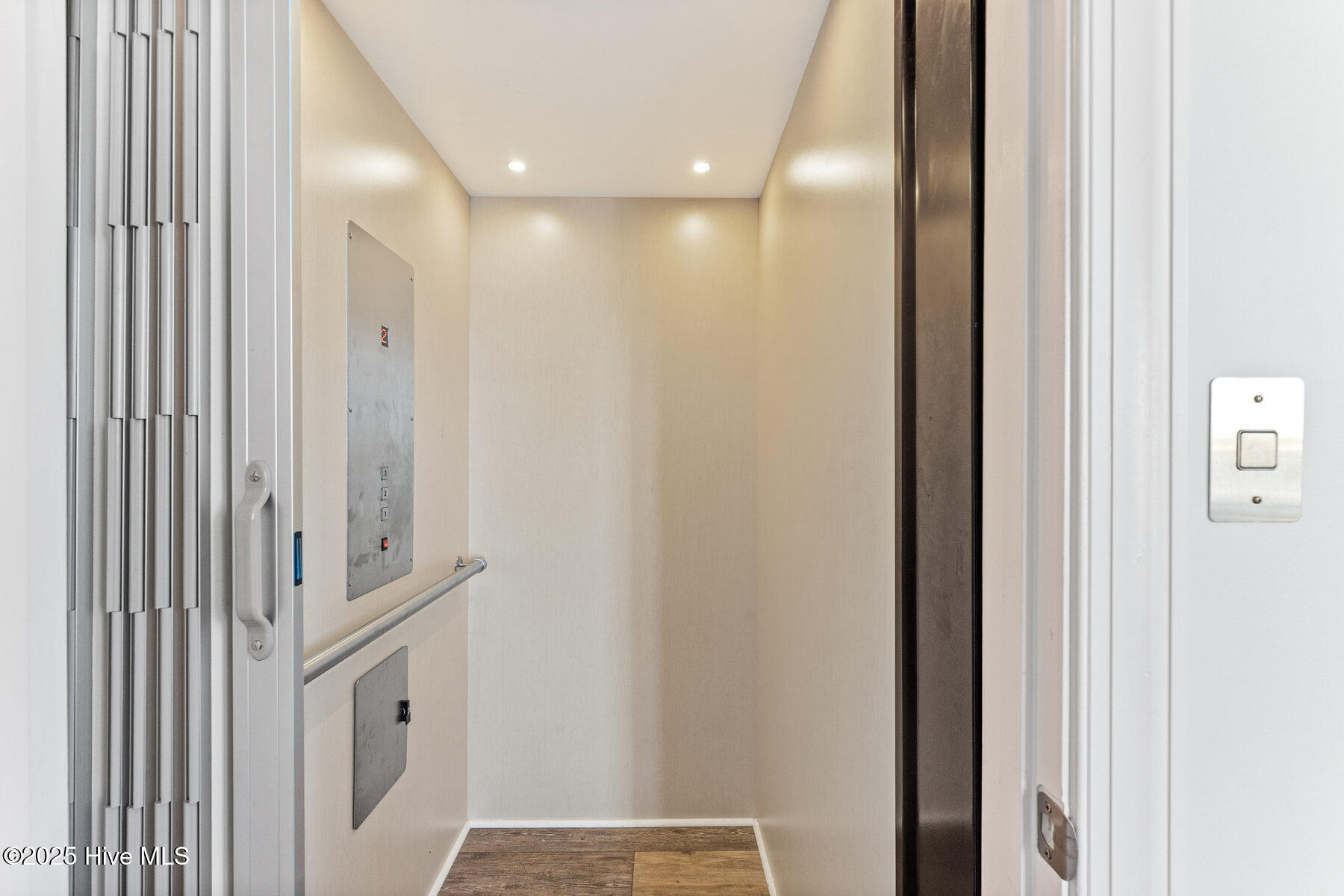 2112 Shore Line Drive Topsail Beach, NC 28445 - Photo 41 of 79 038_2112_shoreline_dr_-38_385