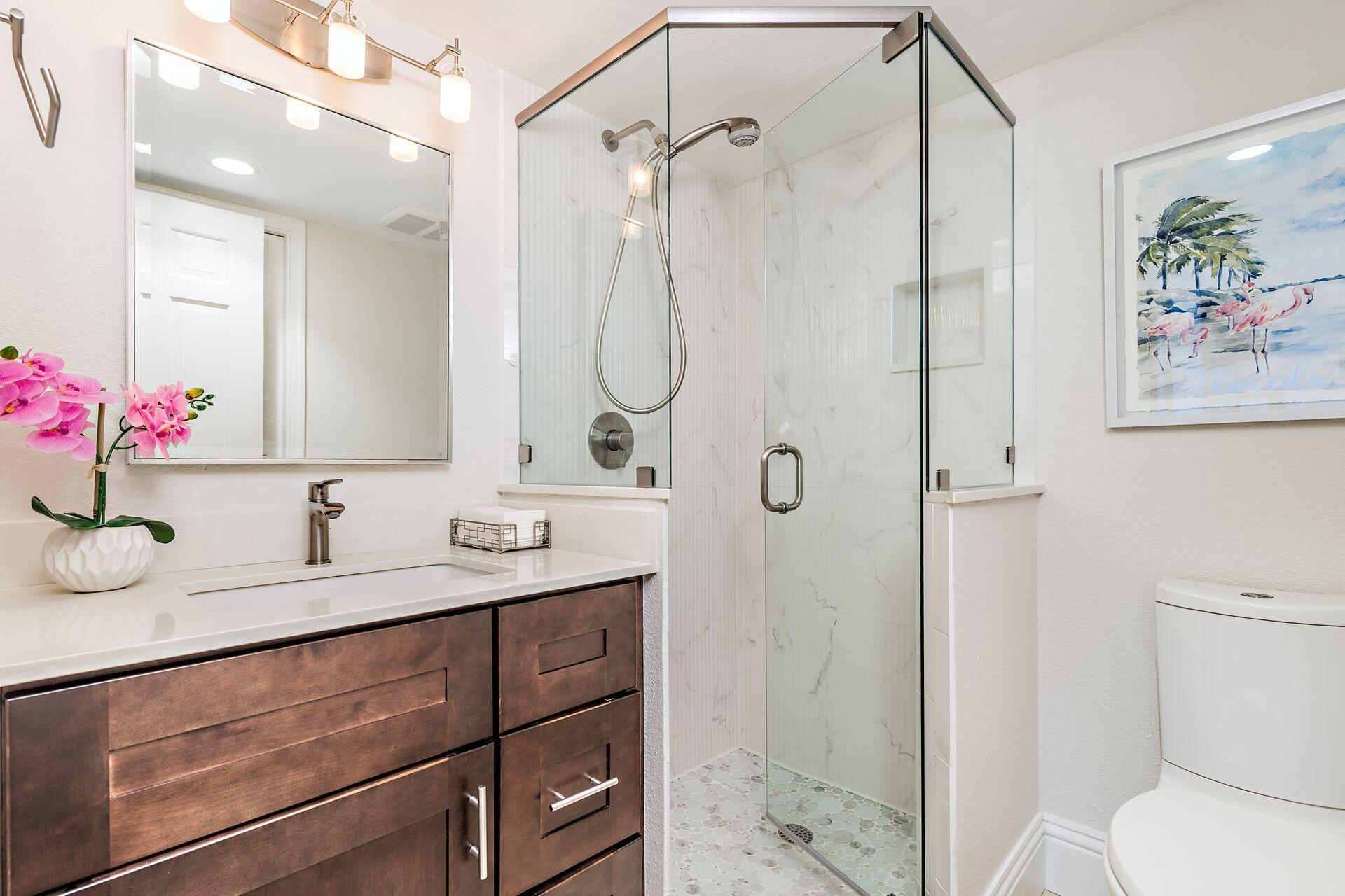 911 Ocean Drive, Unit 306 Juno Beach, FL 33408 - Photo 20 of 25 Guest Bath