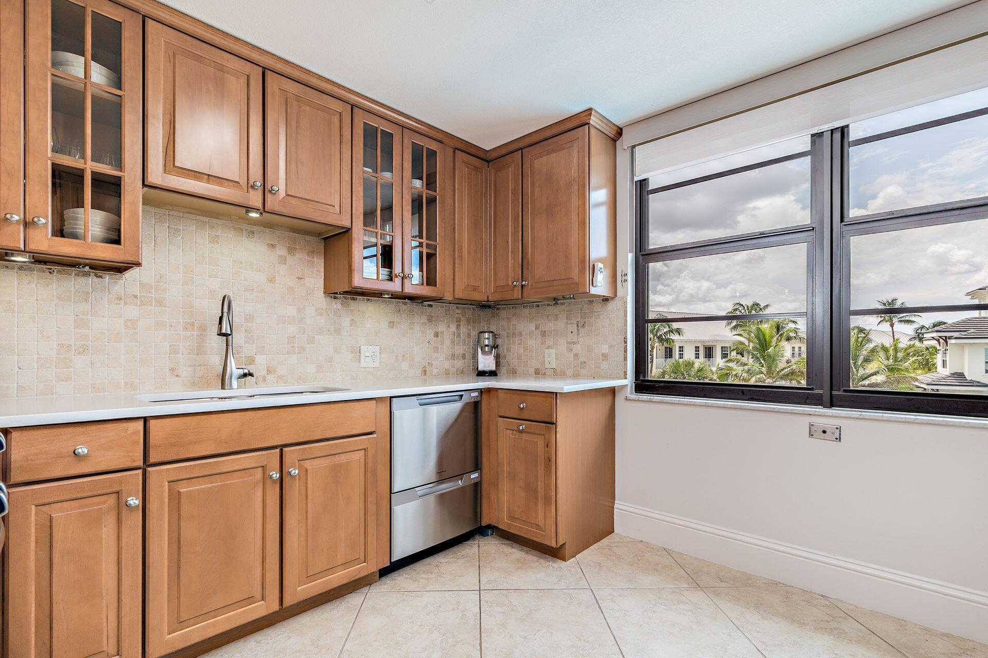 911 Ocean Drive, Unit 306 Juno Beach, FL 33408 - Photo 6 of 25 Kitchen