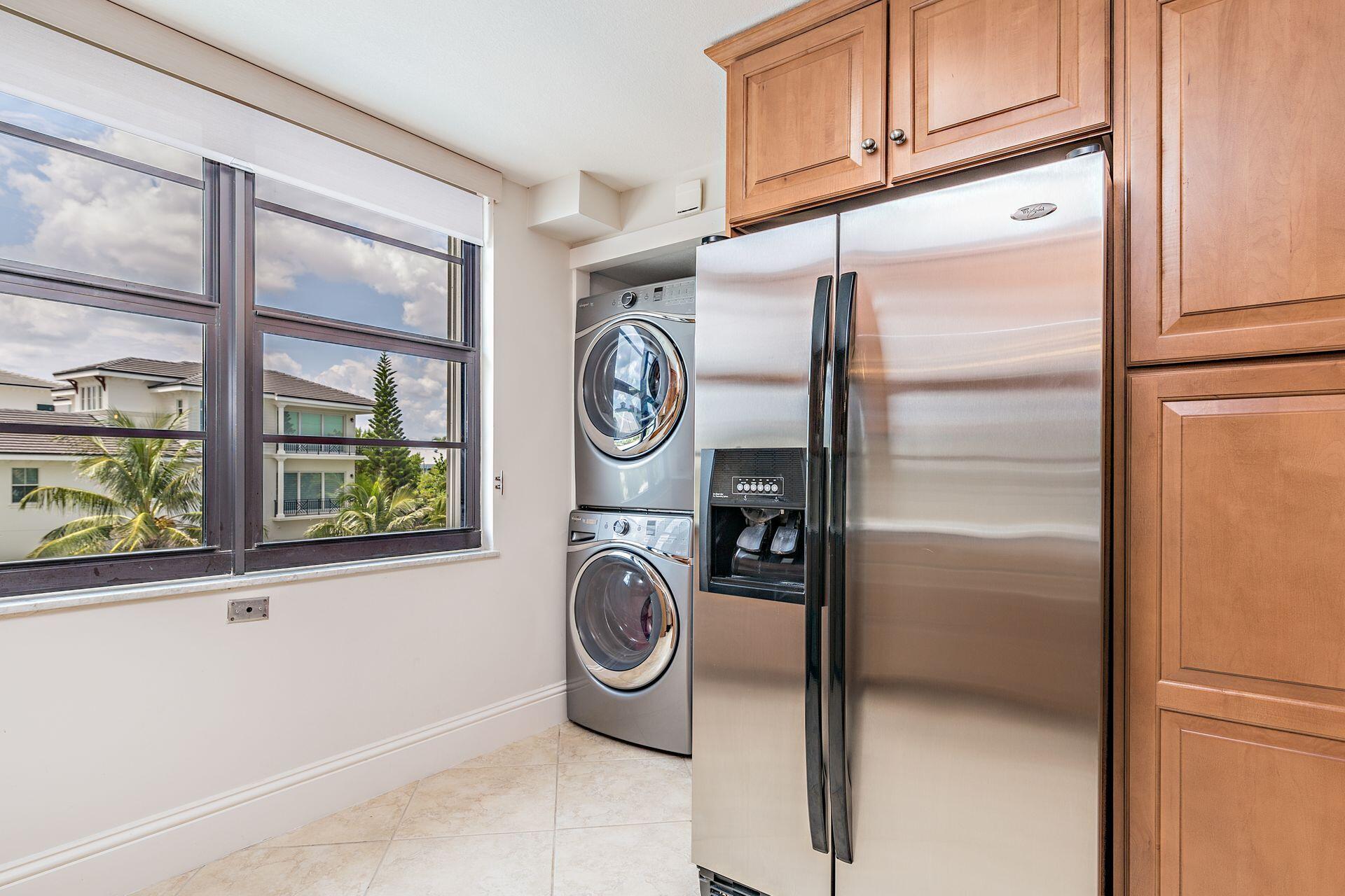 911 Ocean Drive, Unit 306 Juno Beach, FL 33408 - Photo 7 of 25 Kitchen