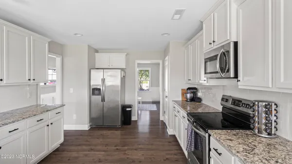 $2,400 | 111 Emerson Lane, Sneads Ferry, NC 28460