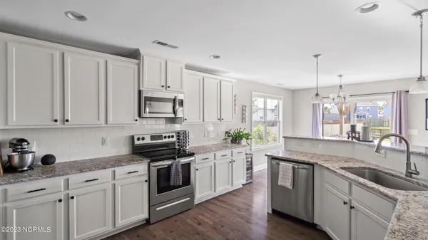 $2,400 | 111 Emerson Lane, Sneads Ferry, NC 28460