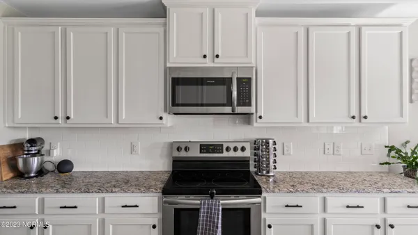 $2,400 | 111 Emerson Lane, Sneads Ferry, NC 28460