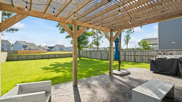 $2,400 | 111 Emerson Lane, Sneads Ferry, NC 28460