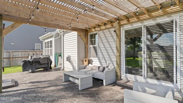 $2,400 | 111 Emerson Lane, Sneads Ferry, NC 28460