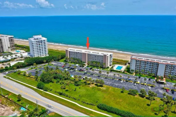 $2,200 | 10102 South Ocean Drive, Unit 107, Jensen Beach, FL 34957