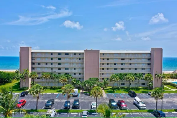 $2,200 | 10102 South Ocean Drive, Unit 107, Jensen Beach, FL 34957