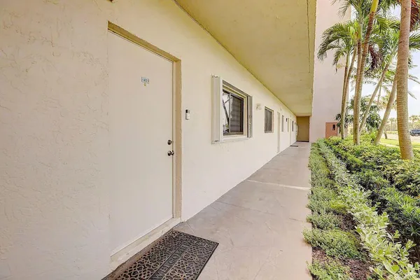 $2,200 | 10102 South Ocean Drive, Unit 107, Jensen Beach, FL 34957