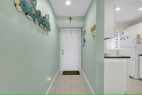 $2,200 | 10102 South Ocean Drive, Unit 107, Jensen Beach, FL 34957