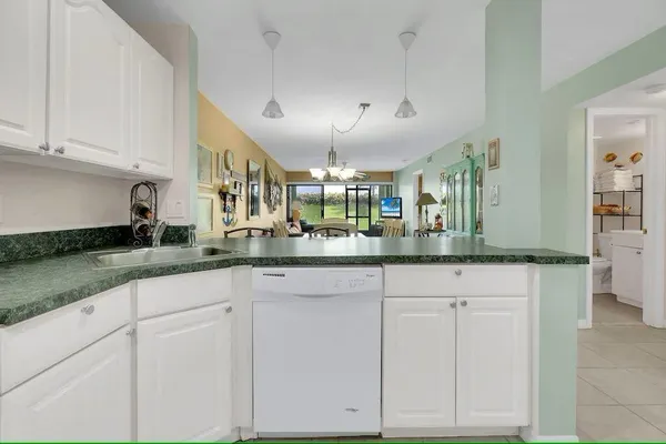 $2,200 | 10102 South Ocean Drive, Unit 107, Jensen Beach, FL 34957