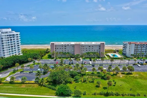$2,200 | 10102 South Ocean Drive, Unit 107, Jensen Beach, FL 34957
