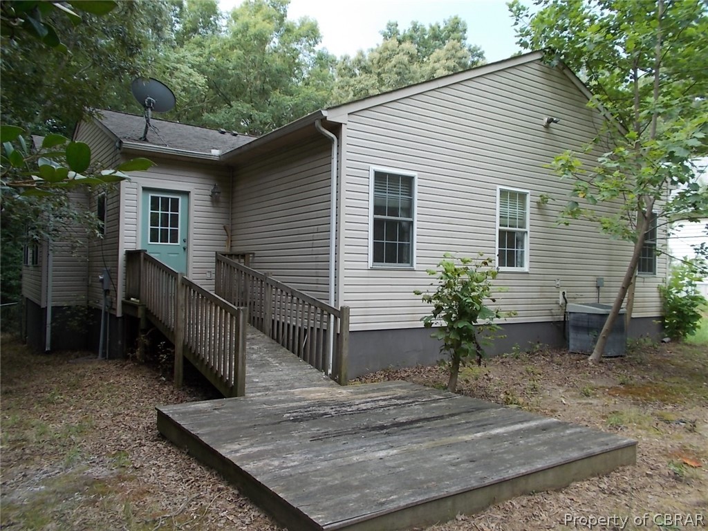 4945 Chestnut Fork Road Gloucester, VA 23061 - Photo 2 of 12 Rear View