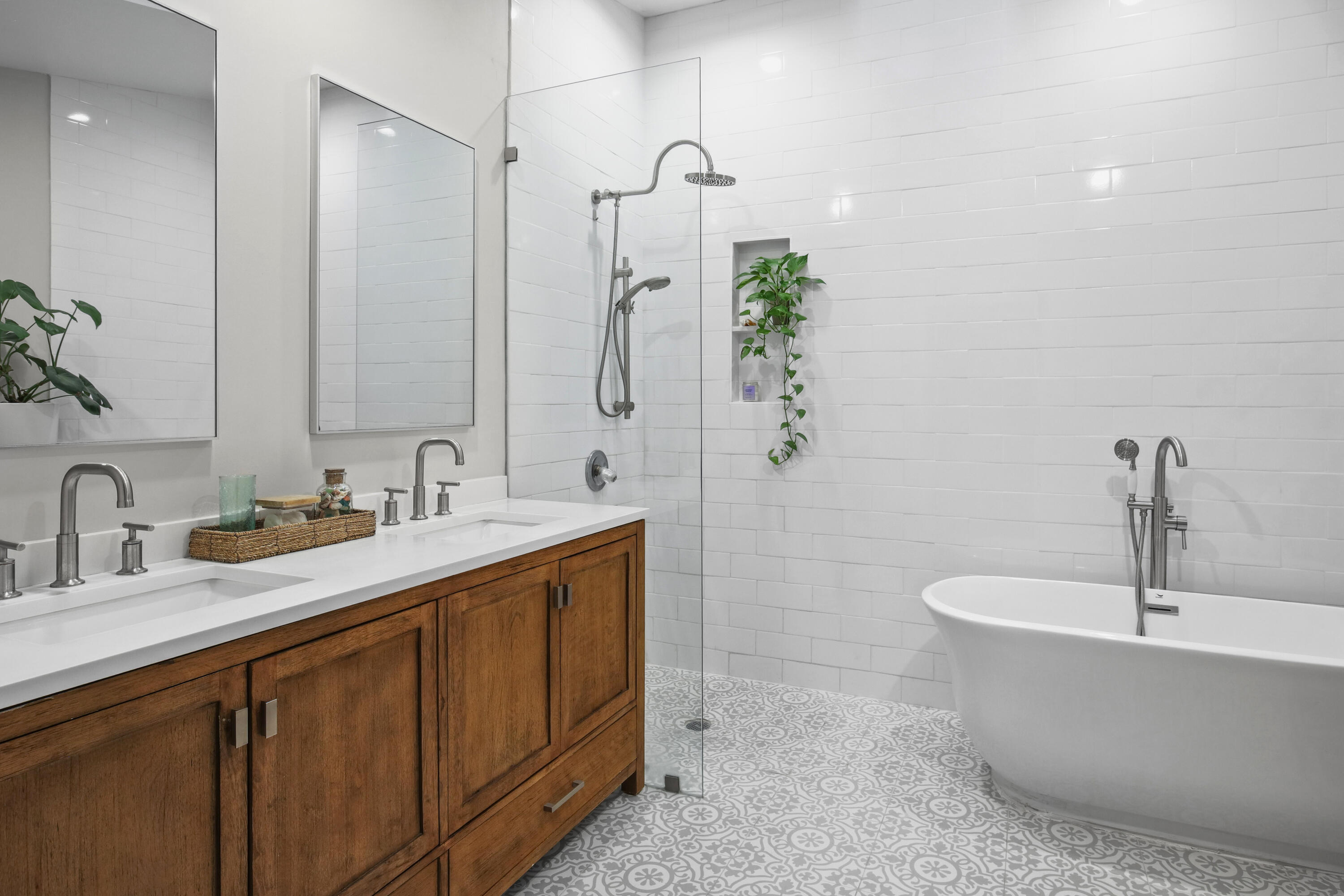 2021 Northwest 15th Place Delray Beach, FL 33445 - Photo 20 of 44 master bath