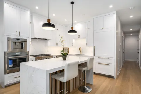 $789,000 | 867 North Marshfield Avenue, Unit 2, Chicago, IL 60622