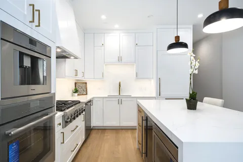 $789,000 | 867 North Marshfield Avenue, Unit 2, Chicago, IL 60622