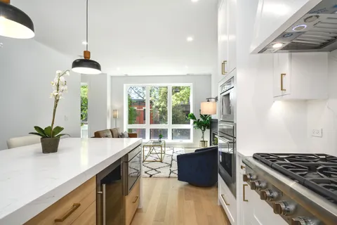 $789,000 | 867 North Marshfield Avenue, Unit 2, Chicago, IL 60622