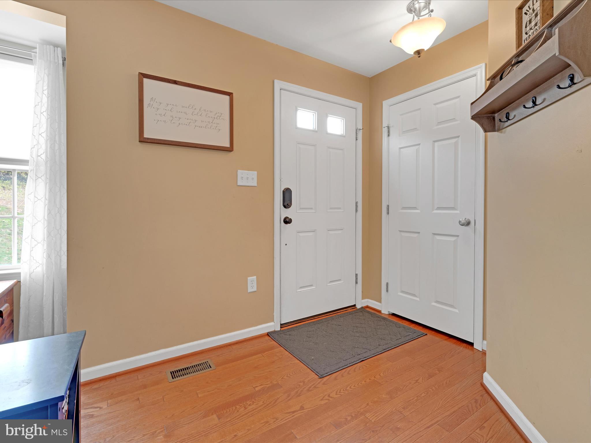 2308 Orchard View Road Reading, PA 19606 - Photo 3 of 28 Foyer
